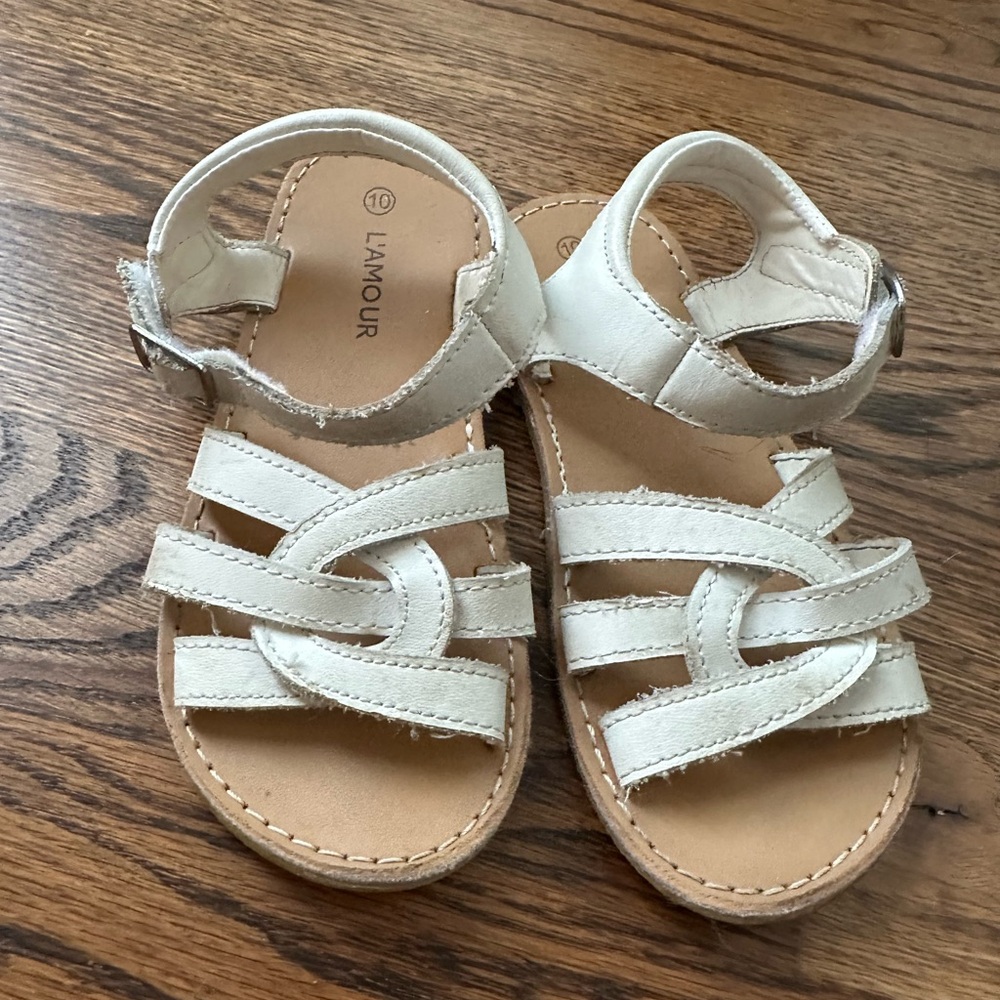 L'Amour White Kids Sandals size 10